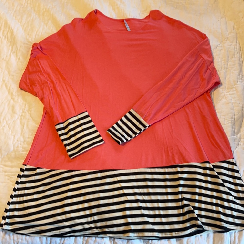 Women’s long sleeve top